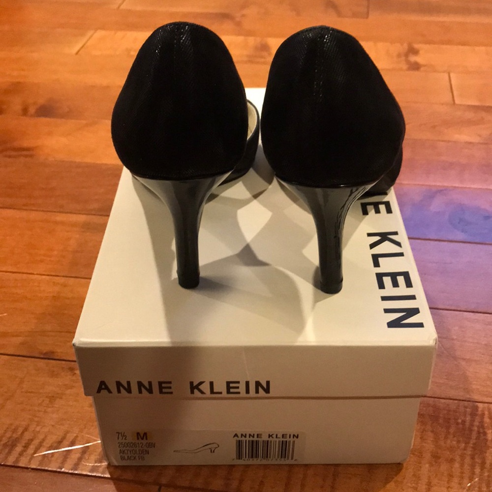 Anne Klein iflex black pumps